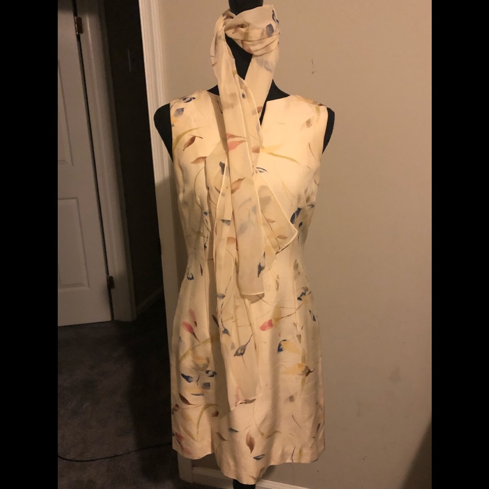 Floral Ann Taylor 100% silk dress w scarf. Size 2